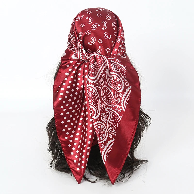 Foulard carré en satin pour femme