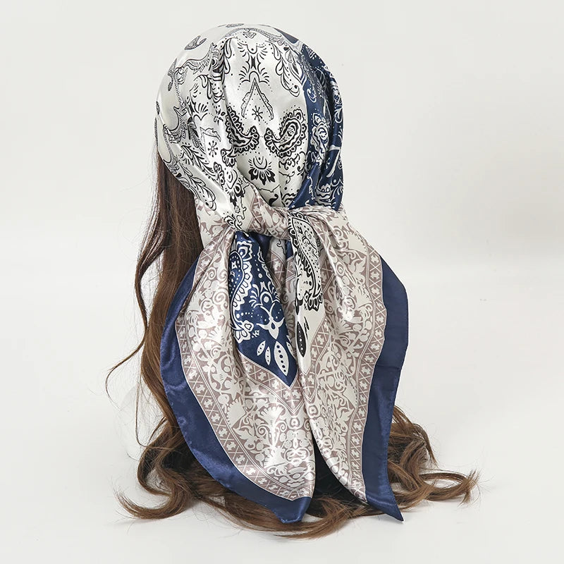 Foulard carré en satin pour femme