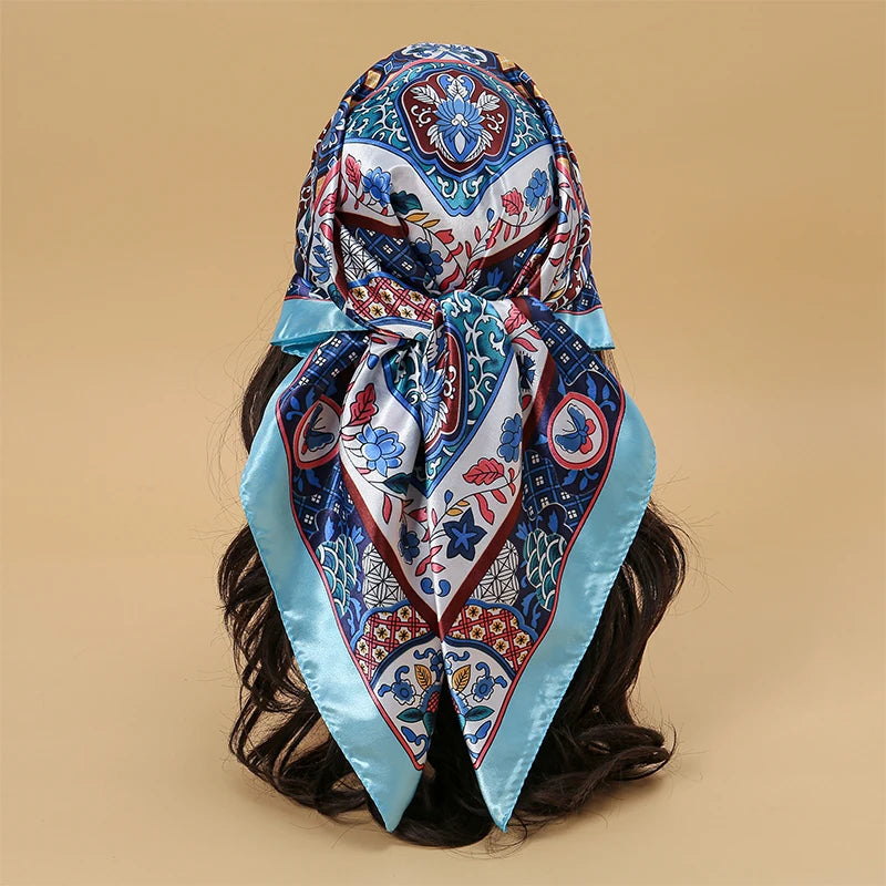 Foulard carré en satin pour femme
