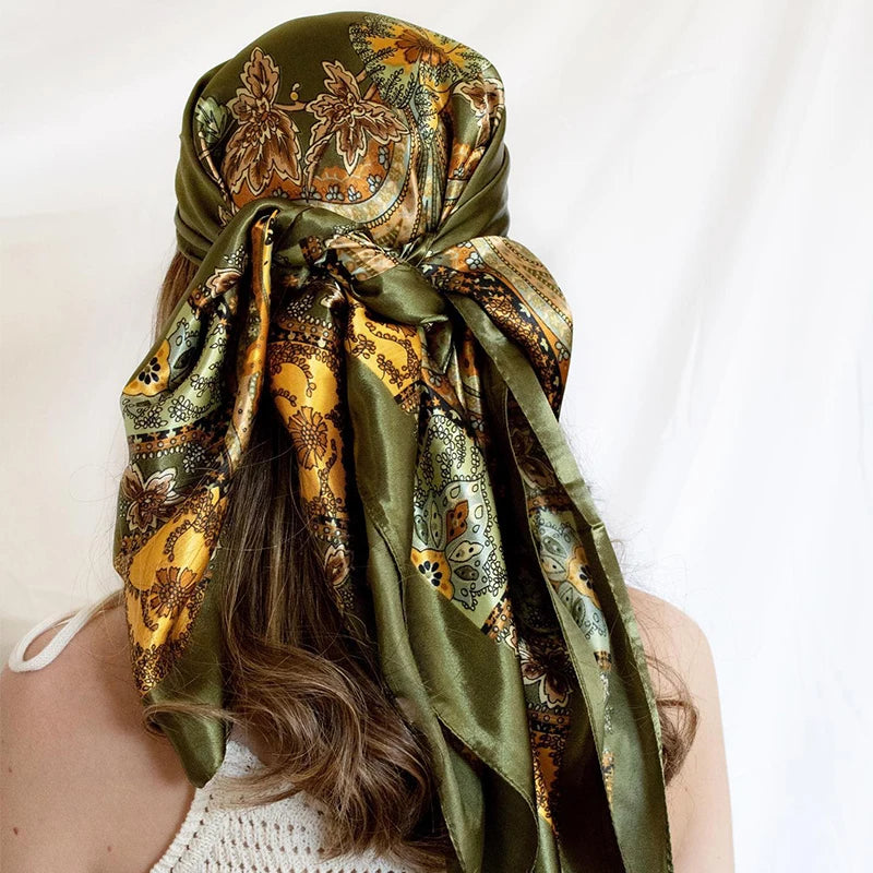 Foulard carré en satin pour femme