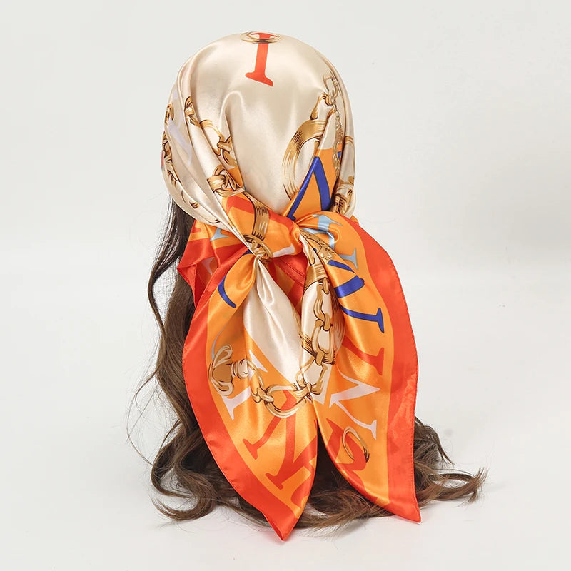 Foulard carré en satin pour femme