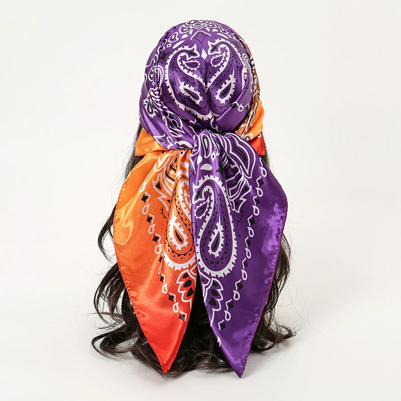 Foulard carré en satin pour femme