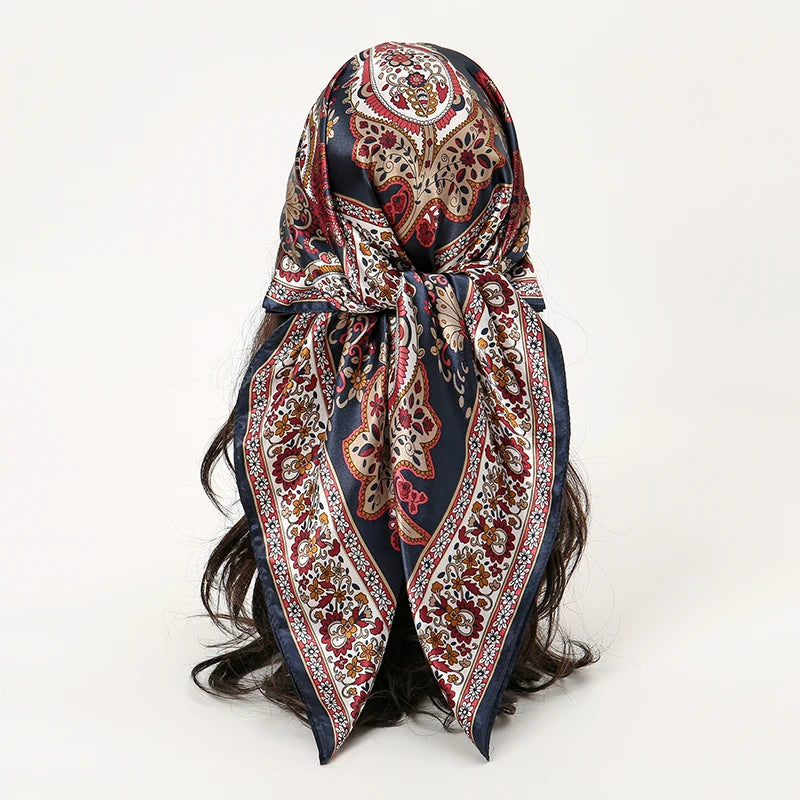 Foulard carré en satin pour femme