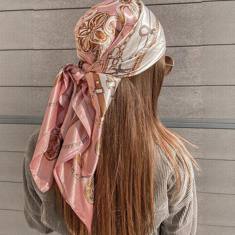 Foulard carré en satin pour femme