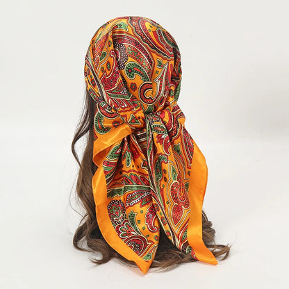 Foulard carré en satin pour femme