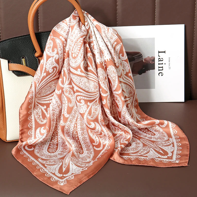 Foulard carré en soie