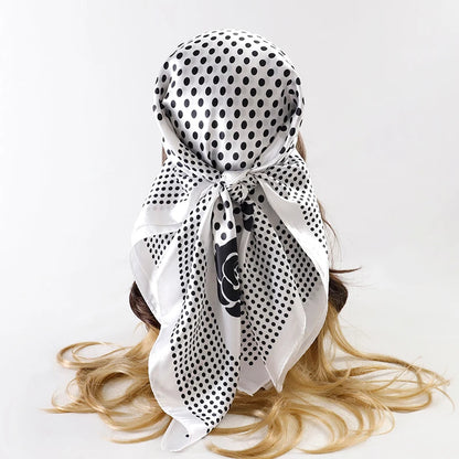 Foulard carré en satin pour femme