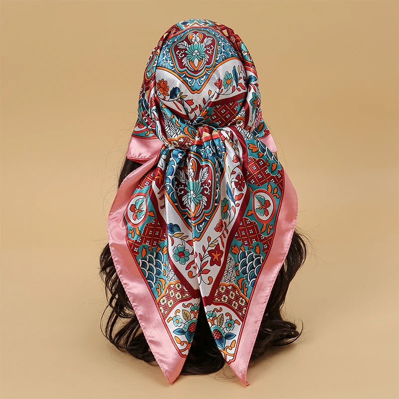 Foulard carré en satin pour femme